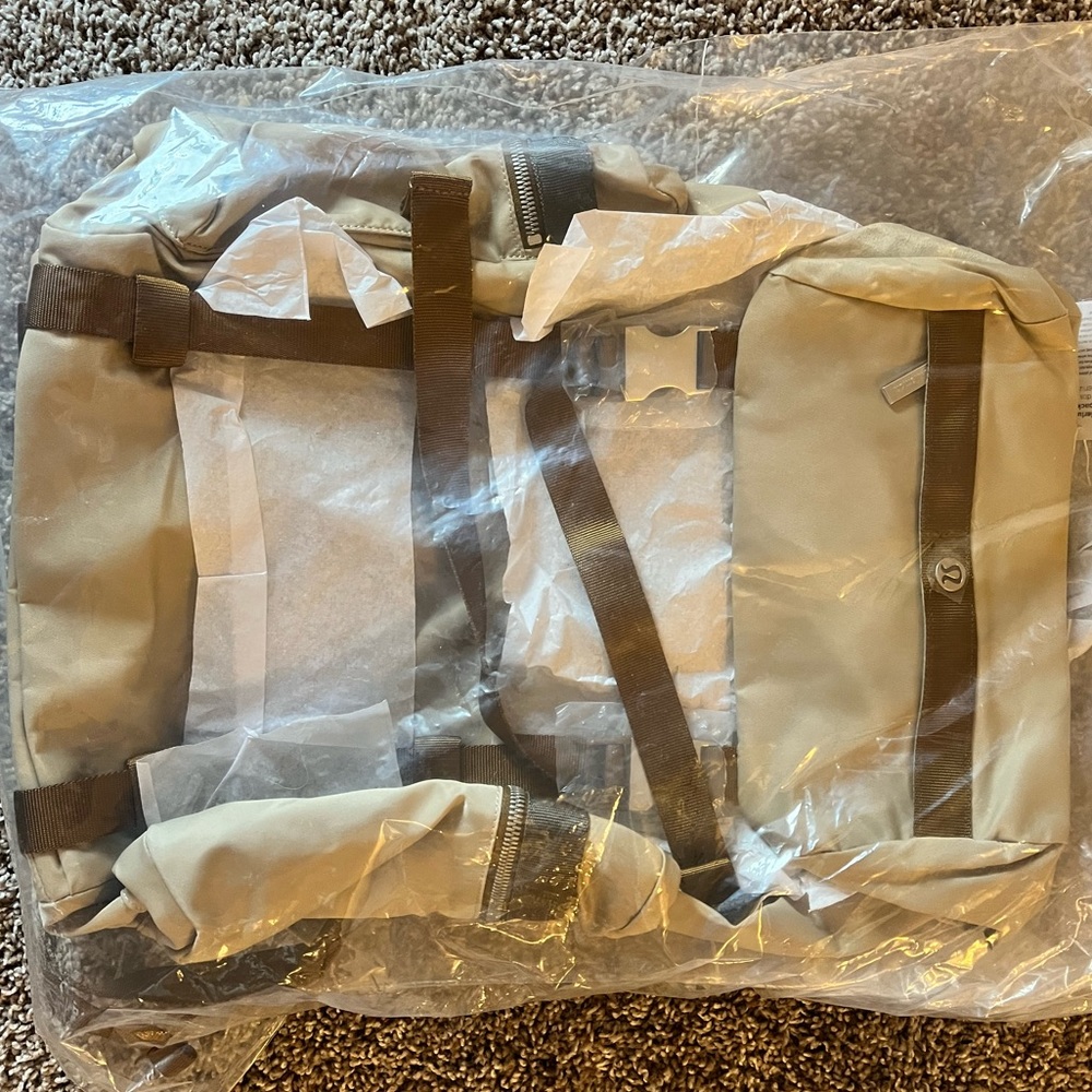 LuluLemon Wunderlust Backpack 25L